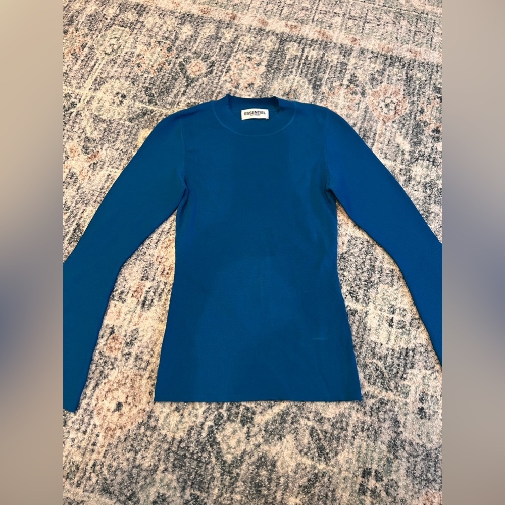 Essentiel Antwerp blue long sleeve sweater. A11